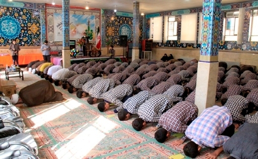 طرح &laquo; نماز نور چشم من است&raquo; در مدارس کردستان برگزار شد
