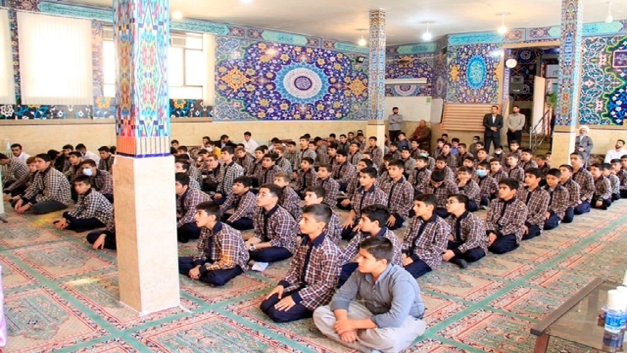 طرح « نماز نور چشم من است» در مدارس کردستان برگزار شد