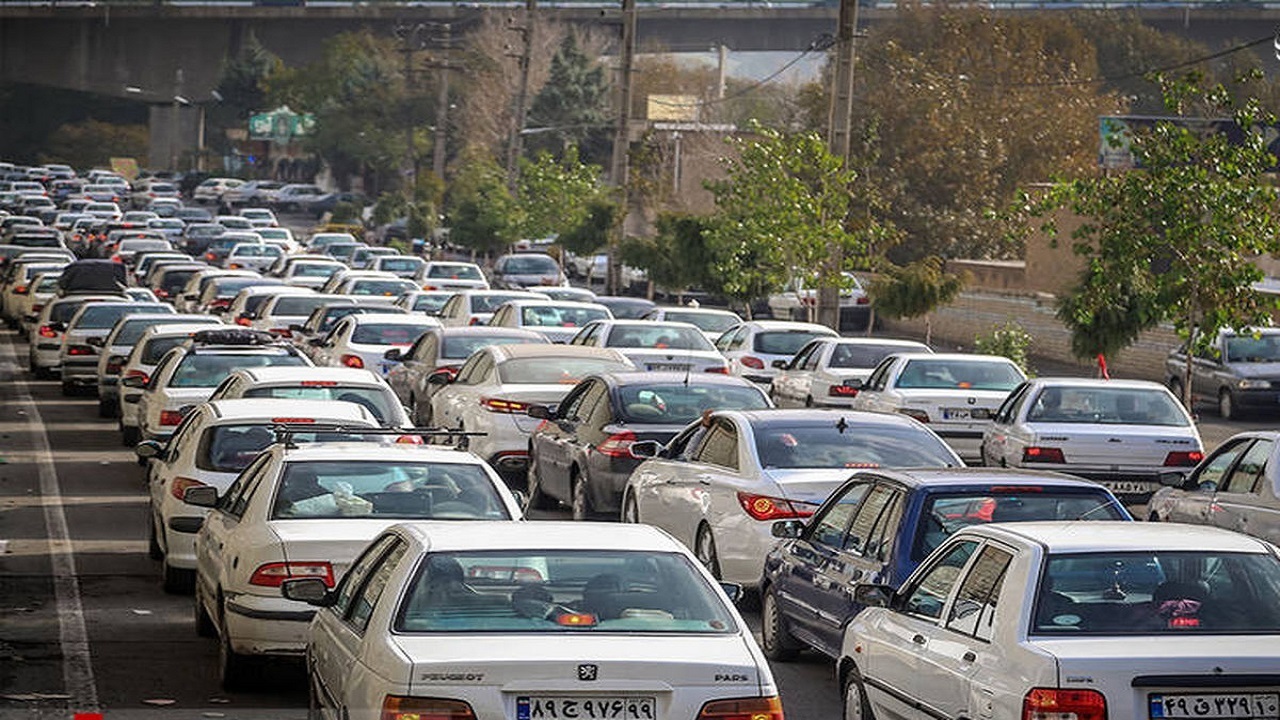 ترافیک تهران نیازمند درمان است نه مُسَکِن!