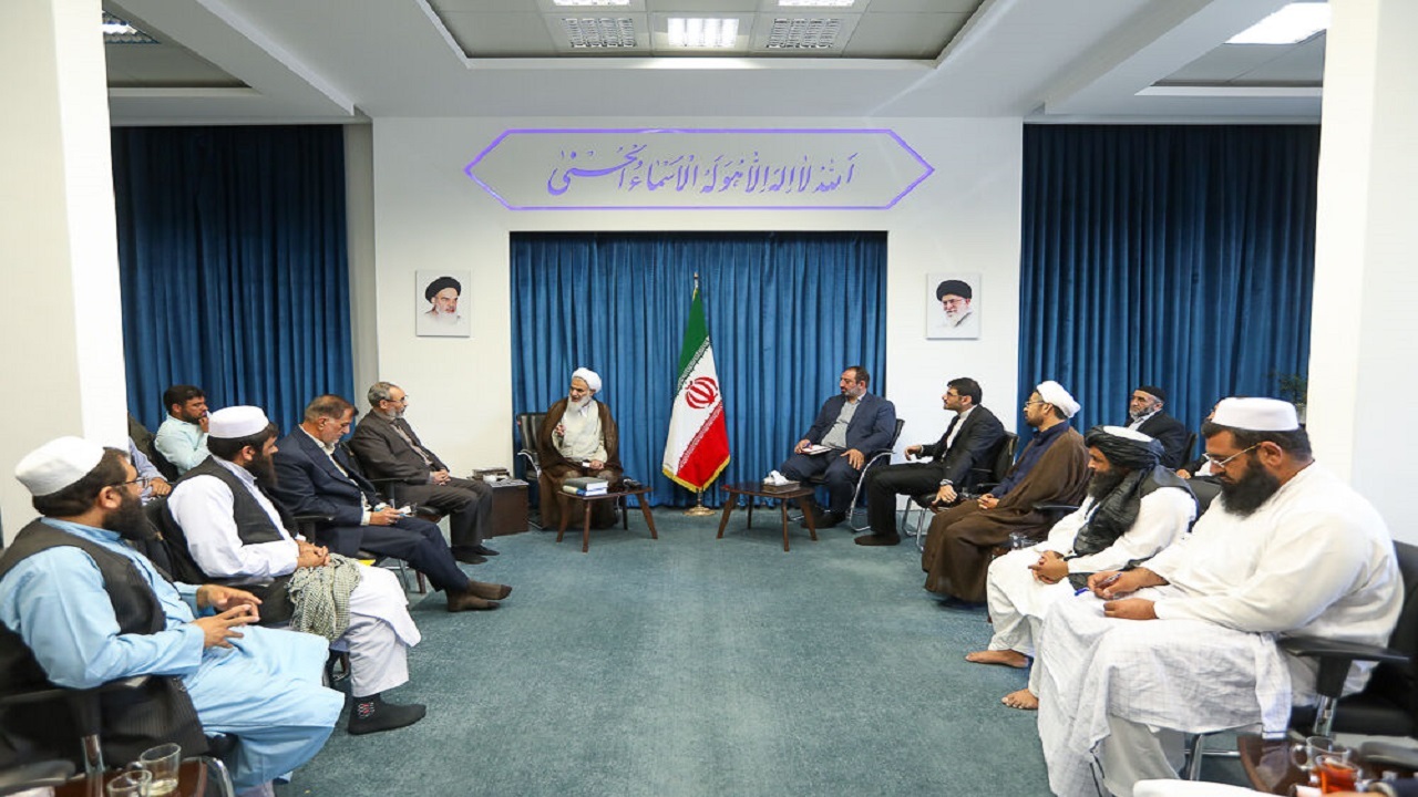دیدار جمعی از برادران سنی با امام جمعه قزوین