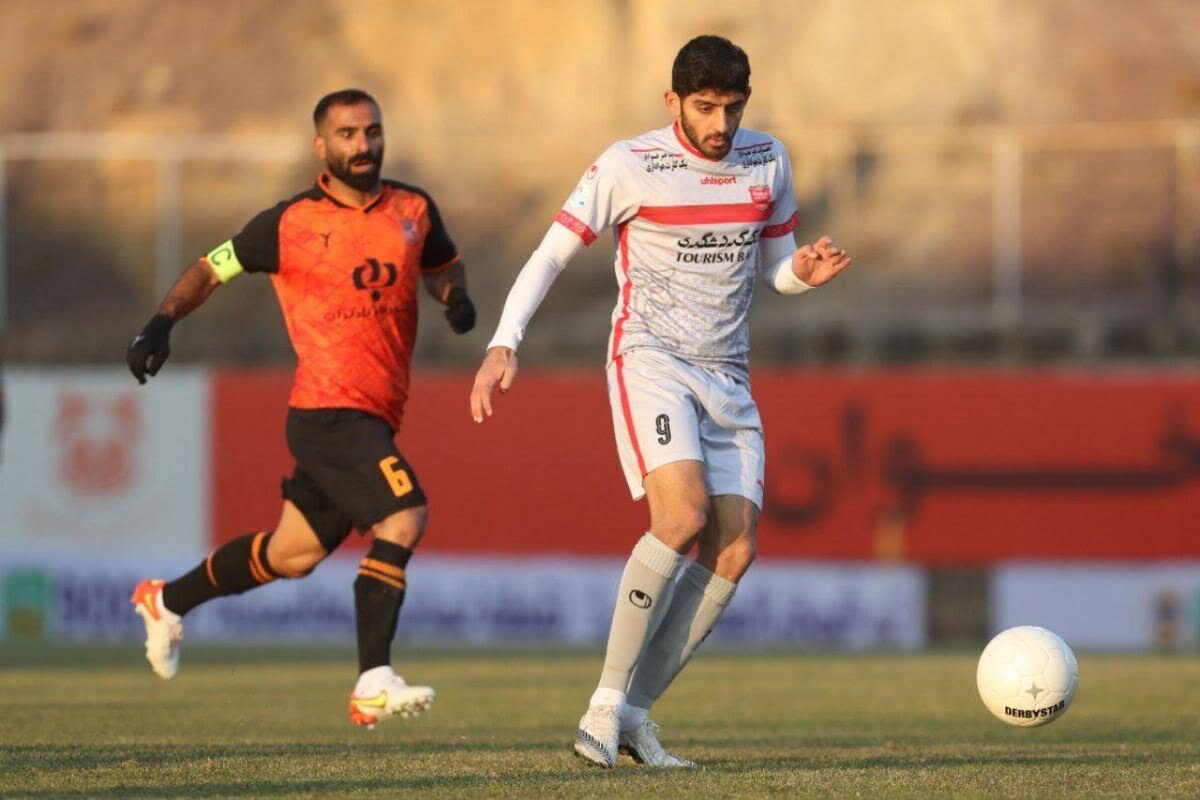 پرسپولیس- مس رفسنجان؛صدمین حضور یحیی روی نیکمت سرخپوشان/ گل گهرسیرجان- نساجی مازندران؛ ژنرال به دنبال حفظ صدرنشینی پرسپولیس- مس رفسنجان؛صدمین حضور یحیی روی نیکمت سرخپوشان/ گل گهرسیرجان- نساجی مازندران؛ ژنرال به دنبال حفظ صدرنشینی