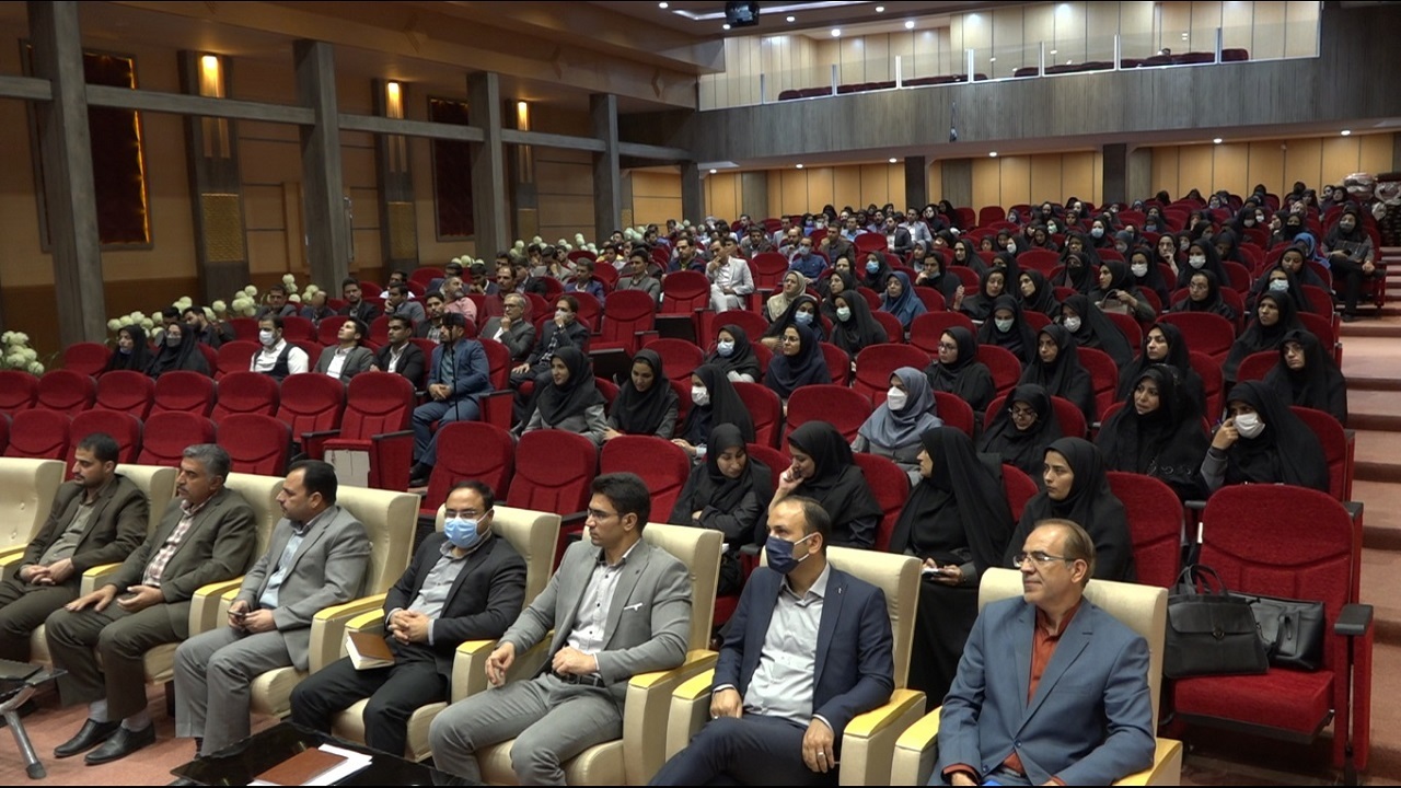 شرکت ۲۱۵ نفر در گردهمایی سرگروه‌های آموزشی دوره ابتدایی