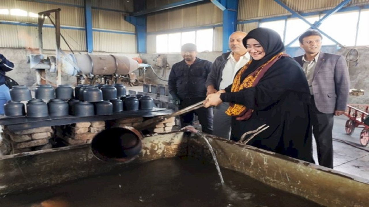 بازدید معاون صنایع‌دستی کشور از کارگاه مس زنجان