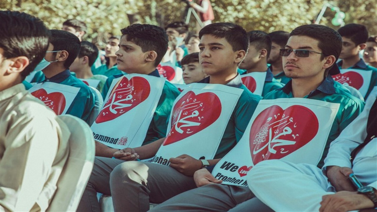 جشن میلاد‌ پیامبر اکرم(ص) با حضور هزاران نفر در کابل برگزار شد + فیلم