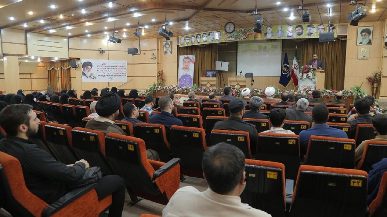 ۳۳ گروه جهادی برتر استان قم تجلیل شدند