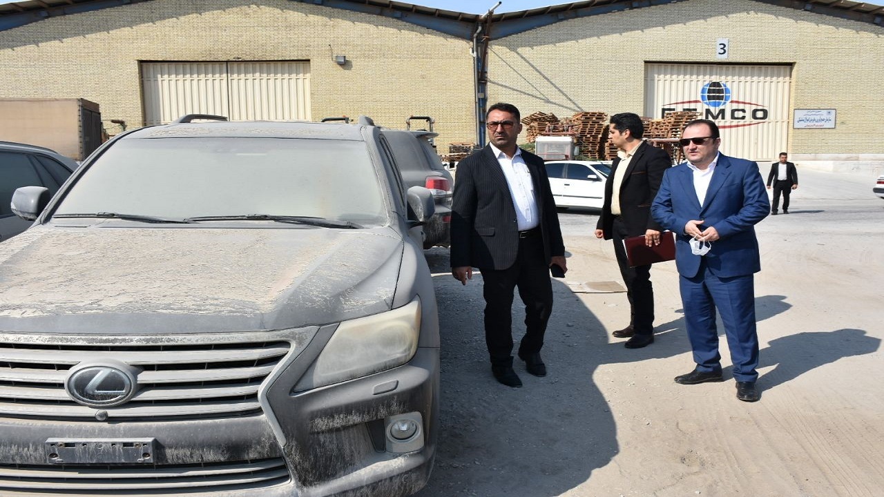 ترخیص ۷۰ دستگاه خودروی لوکس توقیفی در انبار اموال تملیکی بندرعباس