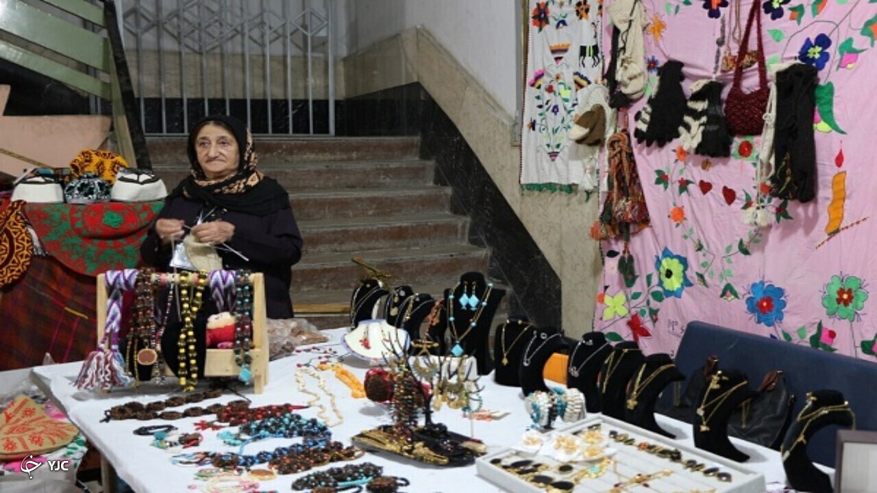 صدور هزار و ۲۰۰ فقره مجوز صنایع‌دستی در آذربایجان غربی