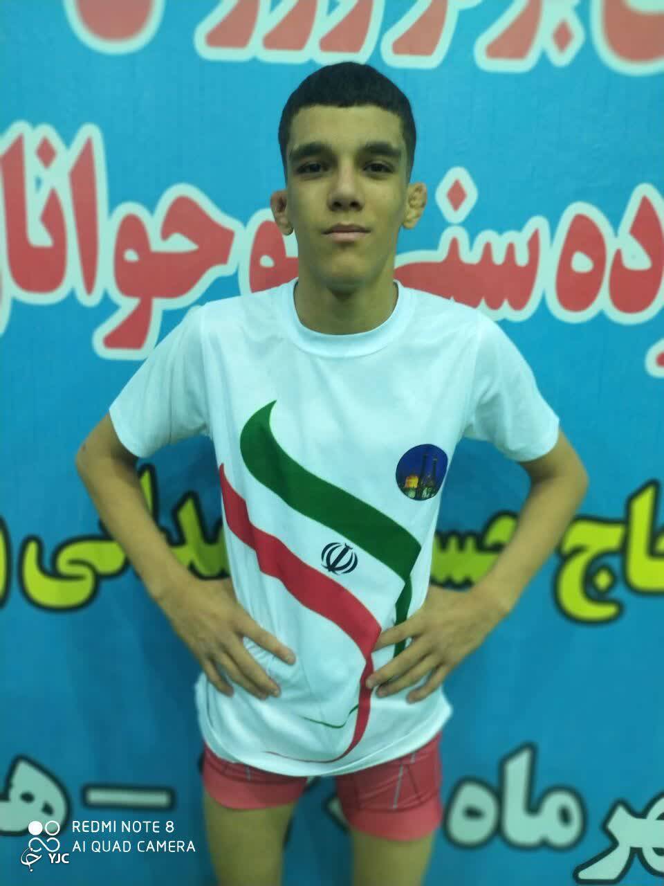 سه مدال برنز رهاورد باستانی کاران قمی سه مدال برنز رهاورد باستانی کاران قمی