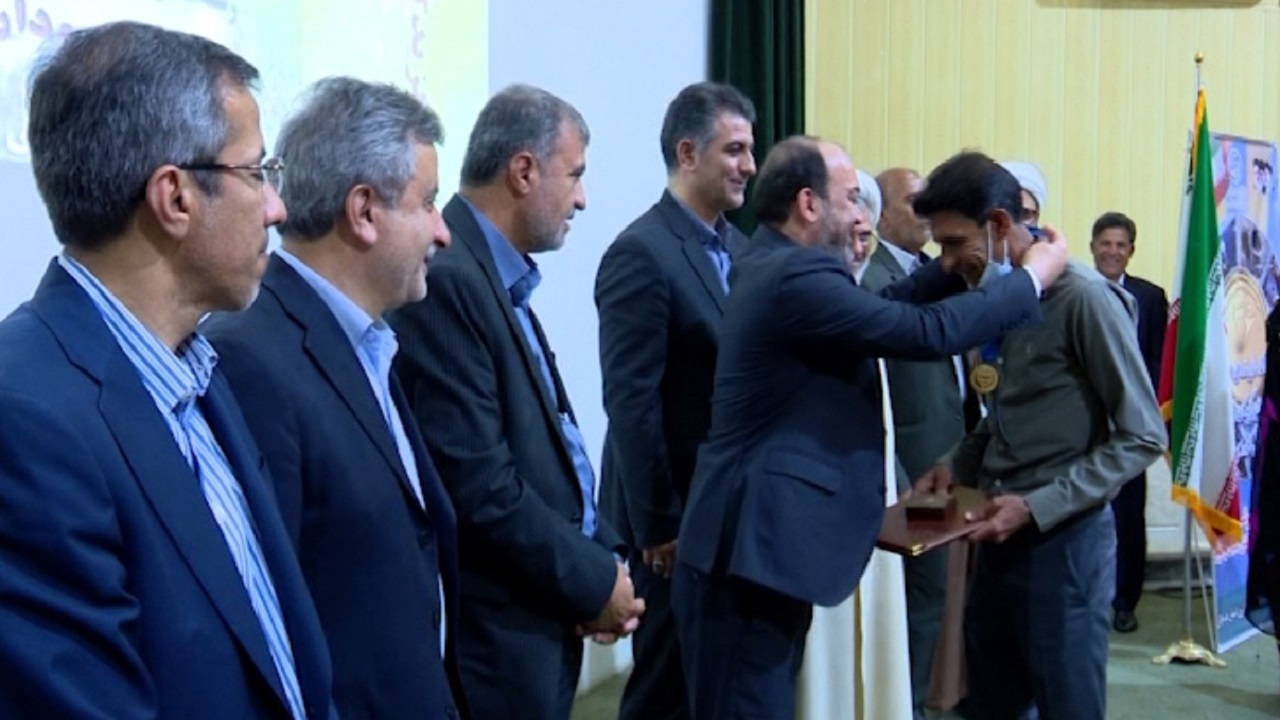 تجلیل از فعالان برتر بخش کشاورزی و شیلاتی هرمزگان