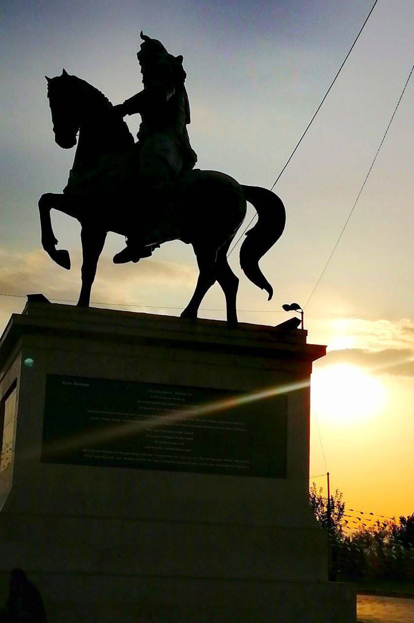 غروب زیبای خورشید در آرامگاه فردوسی به روایت تصاویر