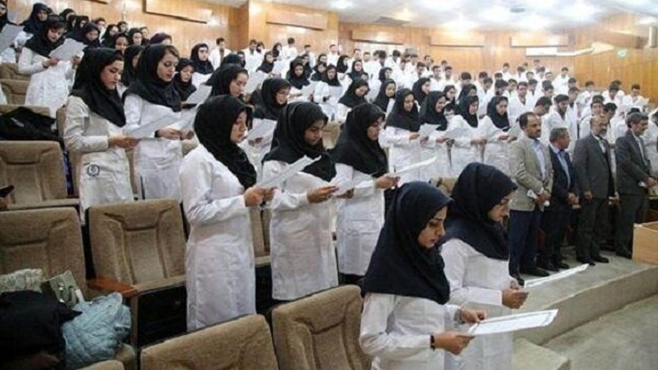 ۳۲۵ پزشک به دختران ایرانی نامه نوشتند