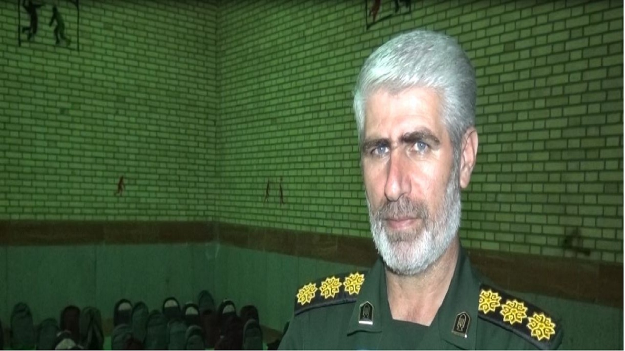 ۳۵۰ بسته نوشت افزار بین دانش آموزان نیازمند کهگیلویه توزیع شد