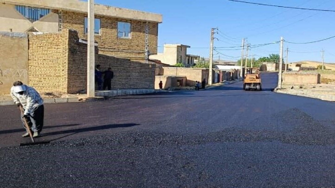 ۵۰ هزار مترمربع از مناطق حاشیه شهر چابهار در قالب طرح هادی در حال آسفالت است