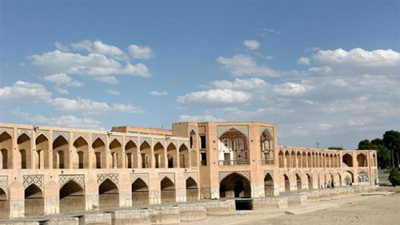 پل‌ خواجوی اصفهان  از لحاظ استحکام‌بخشی وضعیت مناسبی ندارد