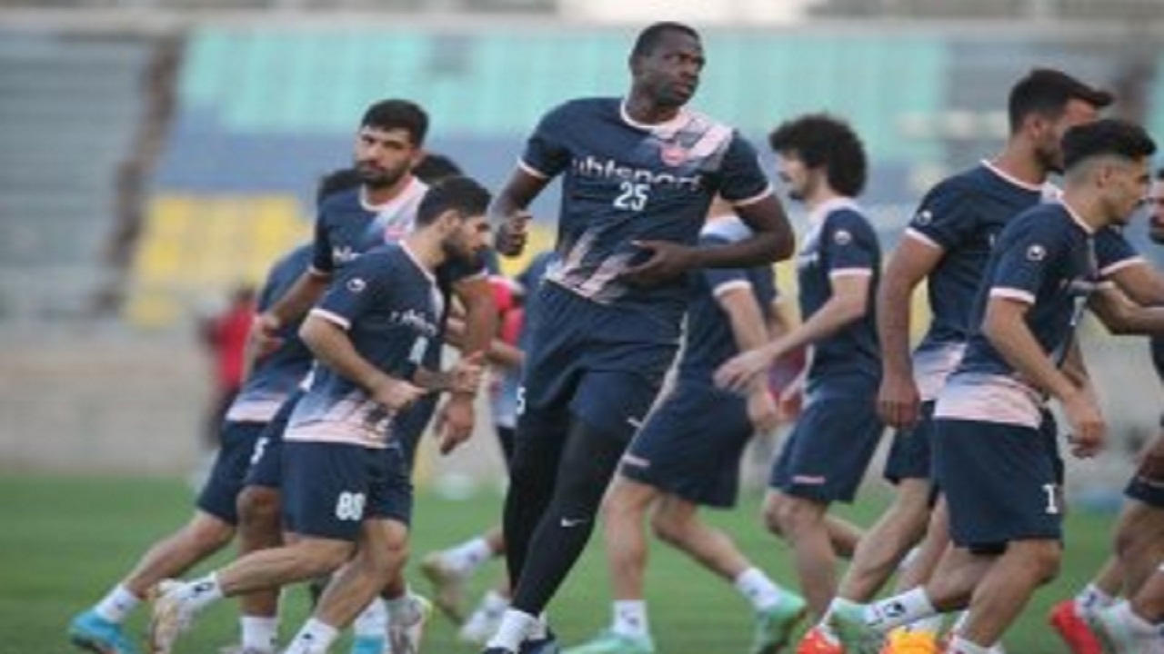 پوست اندازی پرسپولیس برای دیدار با ملوان