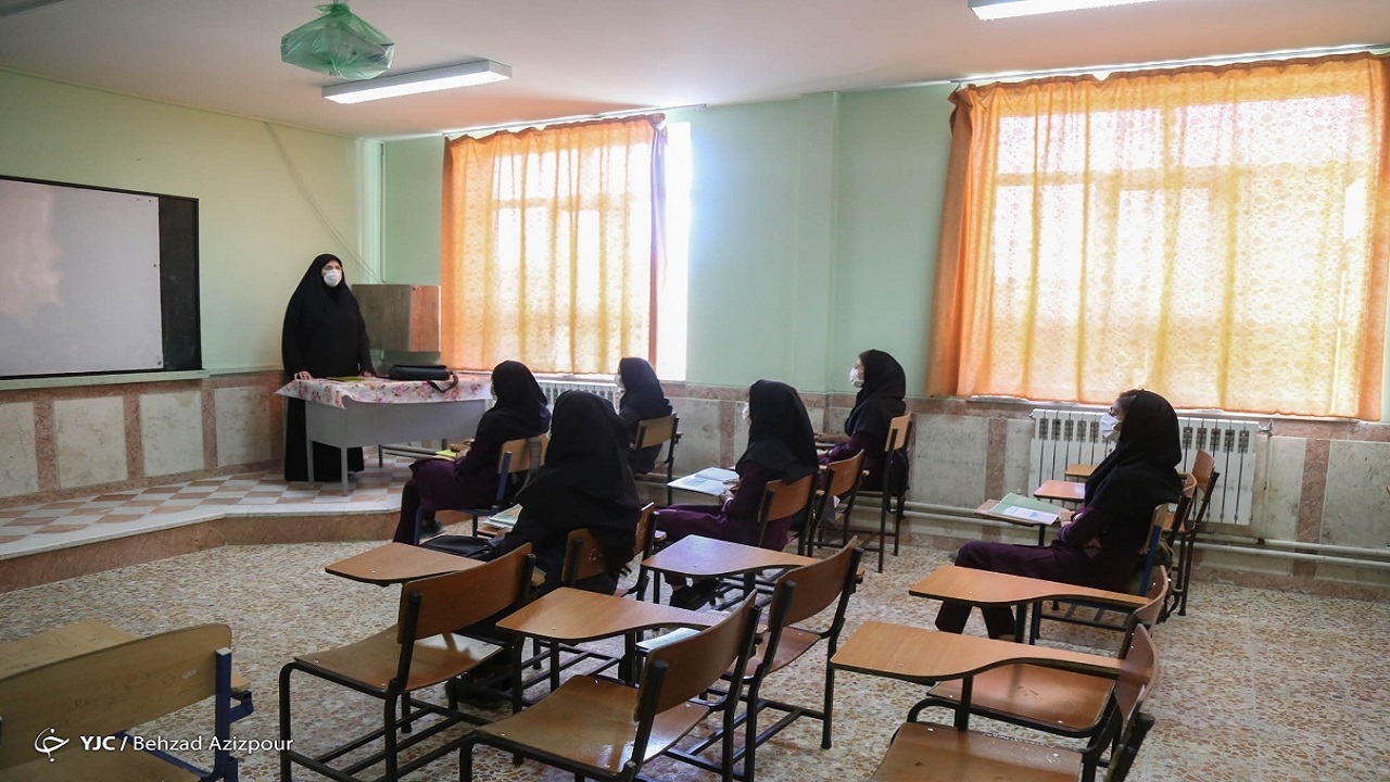 طبق مصوبه مجلس، معلمان طرح مهرآفرین بدون آزمون شامل رتبه بندی می‌شوند