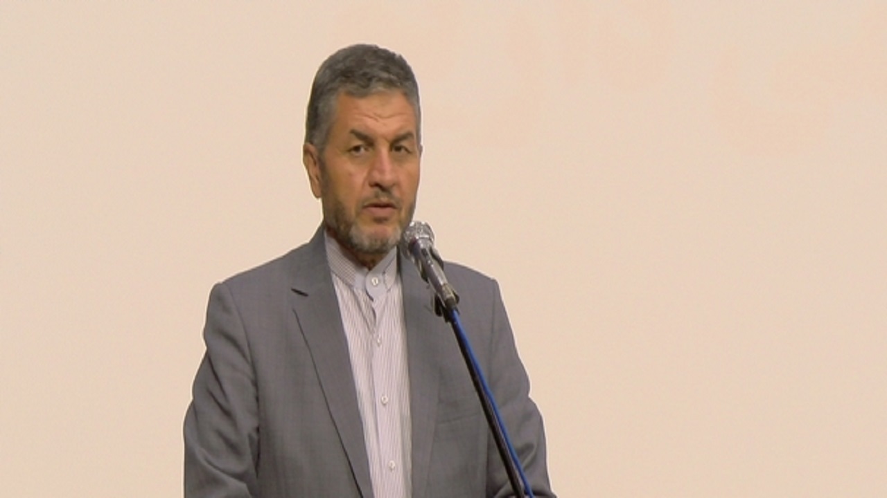 تجلیل  از برگزیدگان جشنواره دانش آموزی دختران استان قم