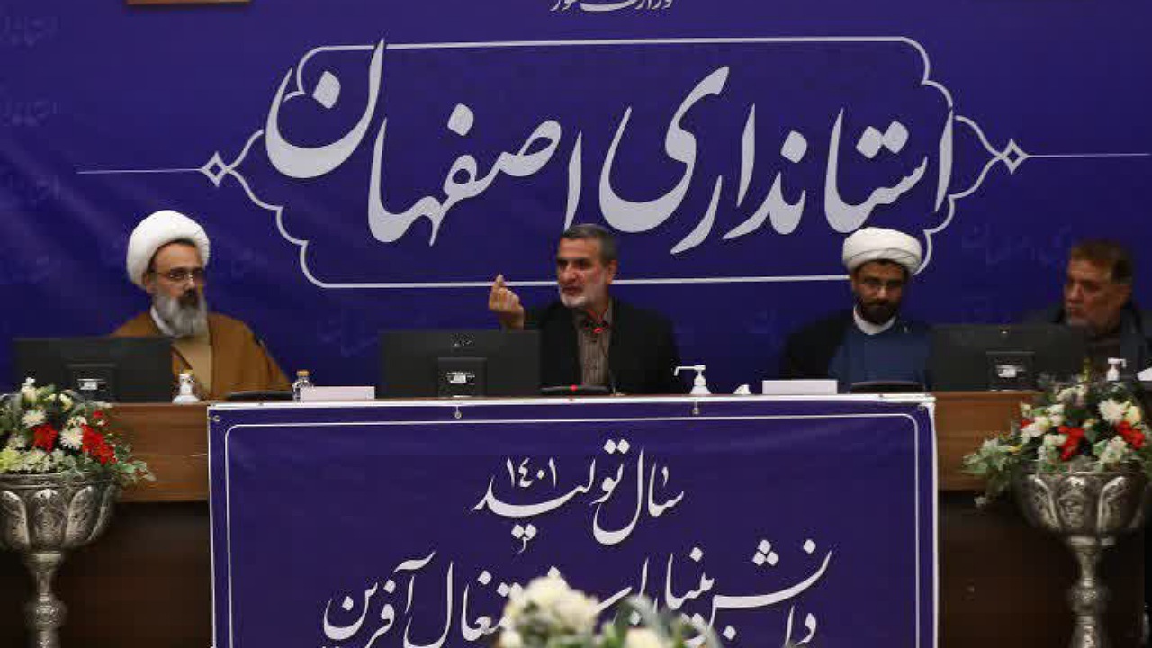 با فریب خوردگان امروز از فتنه انگیزان انتقام خواهیم گرفت