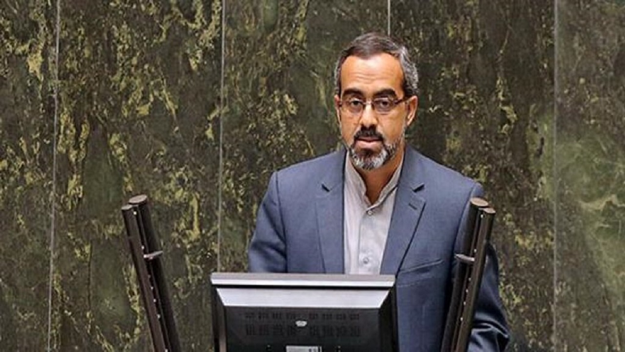 چرا به جوانانی که تحصیلات عالیه و سابقه اجرایی دارند میدان داده نمی‌شود؟