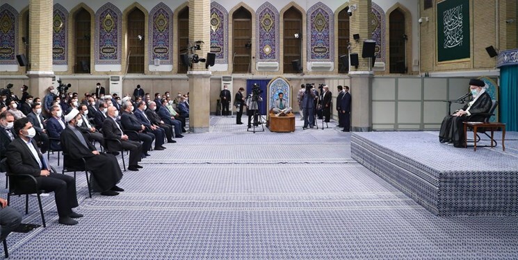 رهبر انقلاب: نخبه یکی از مهمترین ثروتهای انسانی کشور است/ جوانان نخبه، هر کجا که باشند، امید خلق می‌کنند