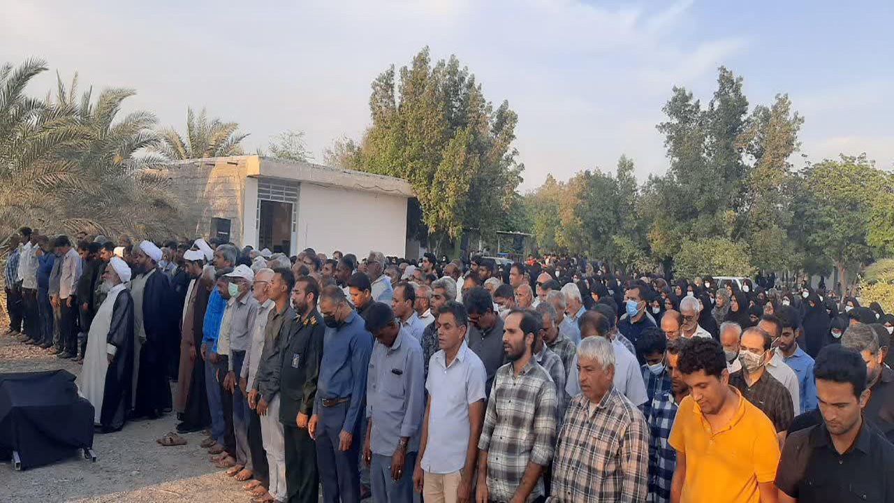 مادر شهید سلیمان زارعی حاجی آبادی آسمانی شد