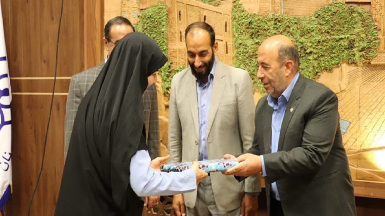 برگزیدگان مسابقات فیلم و عکس شهروندی در سمنان تجلیل شدند