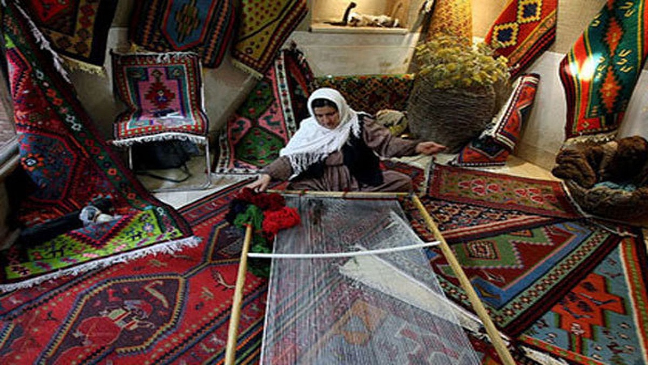 آموزش بیش از ۳۷۰ نفر از شاغلان صنایع‌دستی یزد
