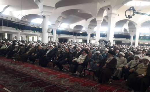 اجتماع بزرگ علما، فضلا و طلاب در حمایت از نیروهای انتظامی و امنیتی در مصلی قدس قم در حال برگزاری است +تصاویر