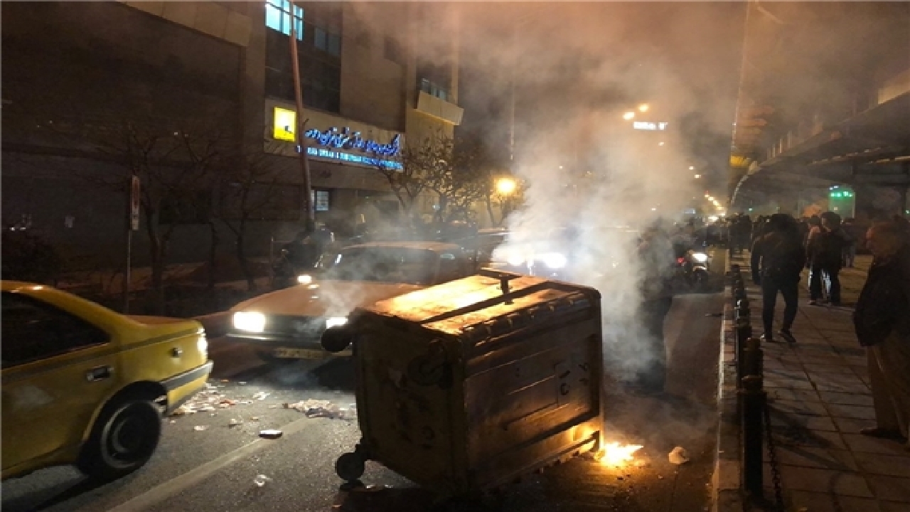 سرویس‌های جاسوسی اغتشاشگران را سازماندهی می‌کردند