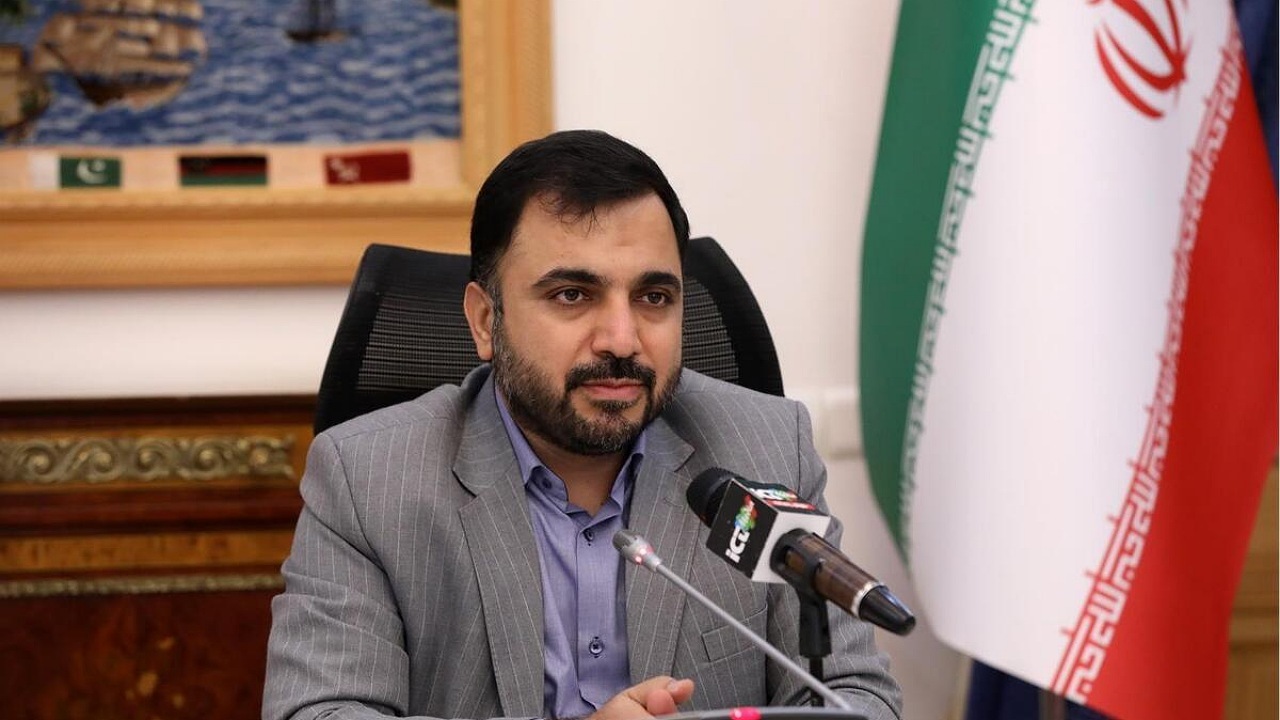 توئیت ایلان ماسک خطاب به وزیر ارتباطات ایران جعلی است
