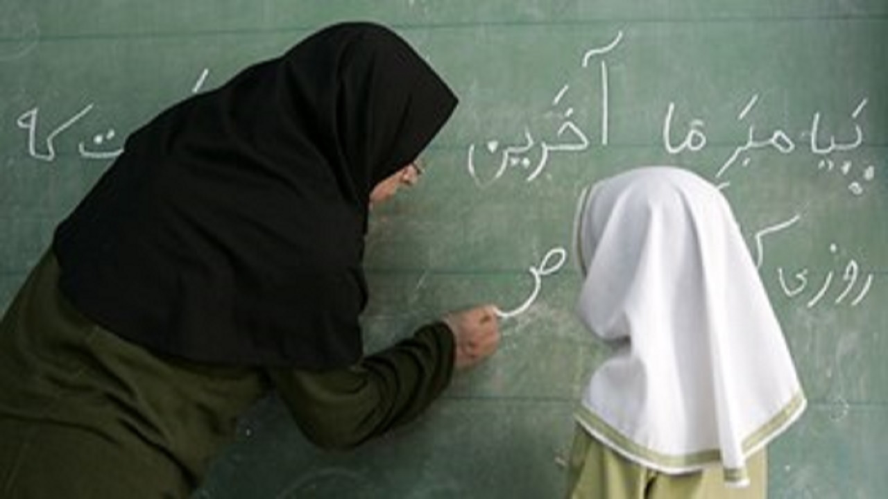 لازم است که ما خودمان را به علم روز و علم تربیت مجهز کنیم