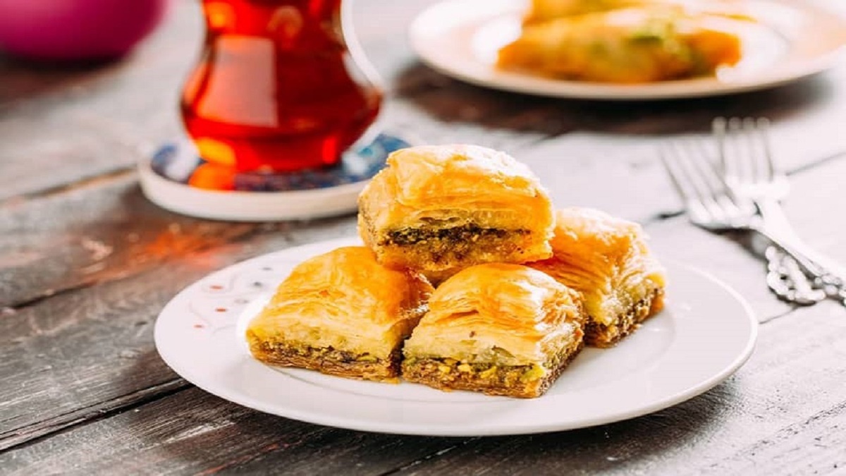 طرز تهیه شیرینی پفکی گردویی + فیلم