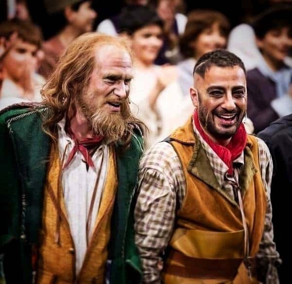 حضور هوتن شکیبا و نوید محمد زاده در تئاتر