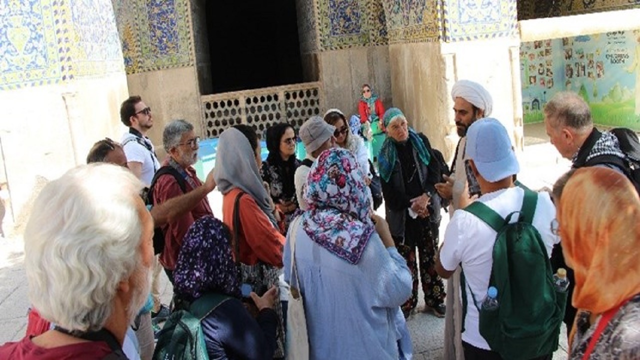 استقبال گردشگران بیش از ۴۷ کشور خارجی از گفت‌وگوی آزاد در مدرسه علمیه ناصریه اصفهان