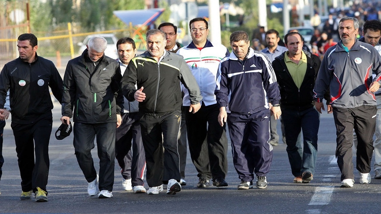 همایش بزرگ پیاده روی خانوادگی در زنجان برگزار شد