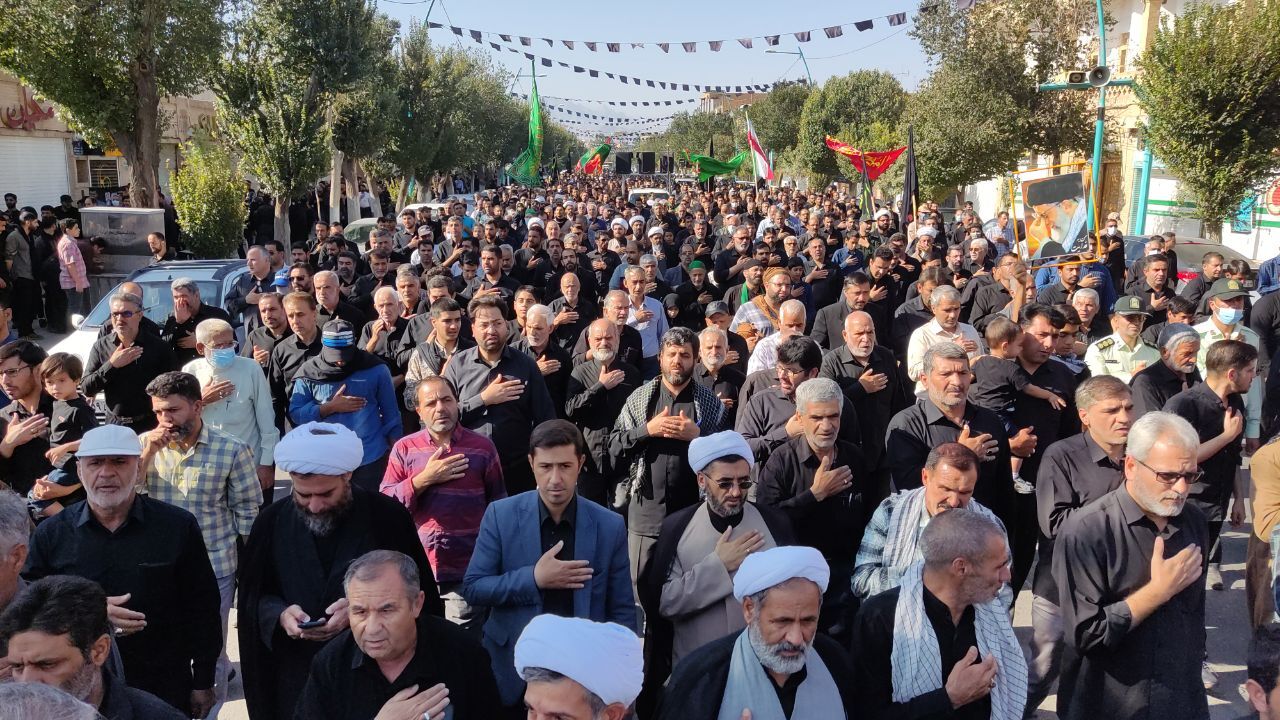 راهپیمایی هیئت‌های عزادار یزدی علیه اغتشاش و فتنه گری