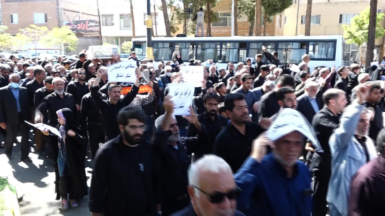 تجمع بزرگ امت رسول الله در محکومیت اقدامات اغتشاشگران در بیرجند