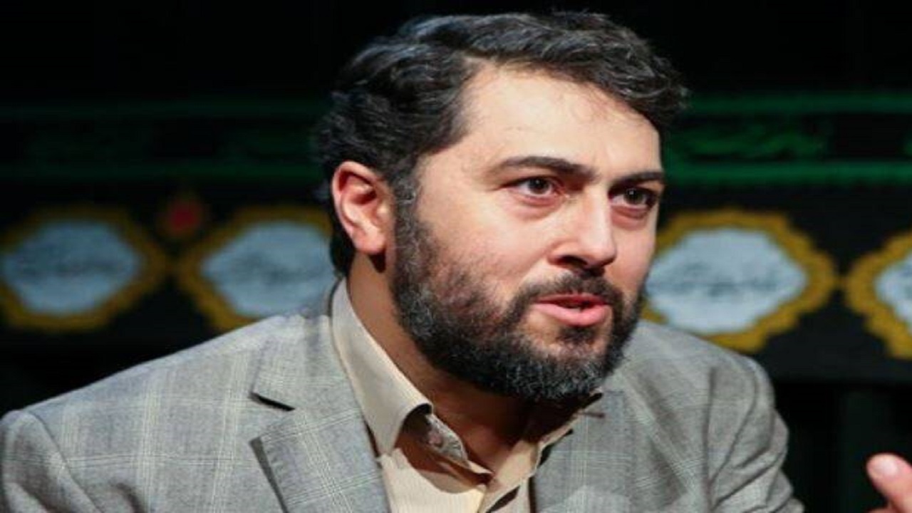 شعرخوانی احمد بابایی برای پرچم کشور + فیلم