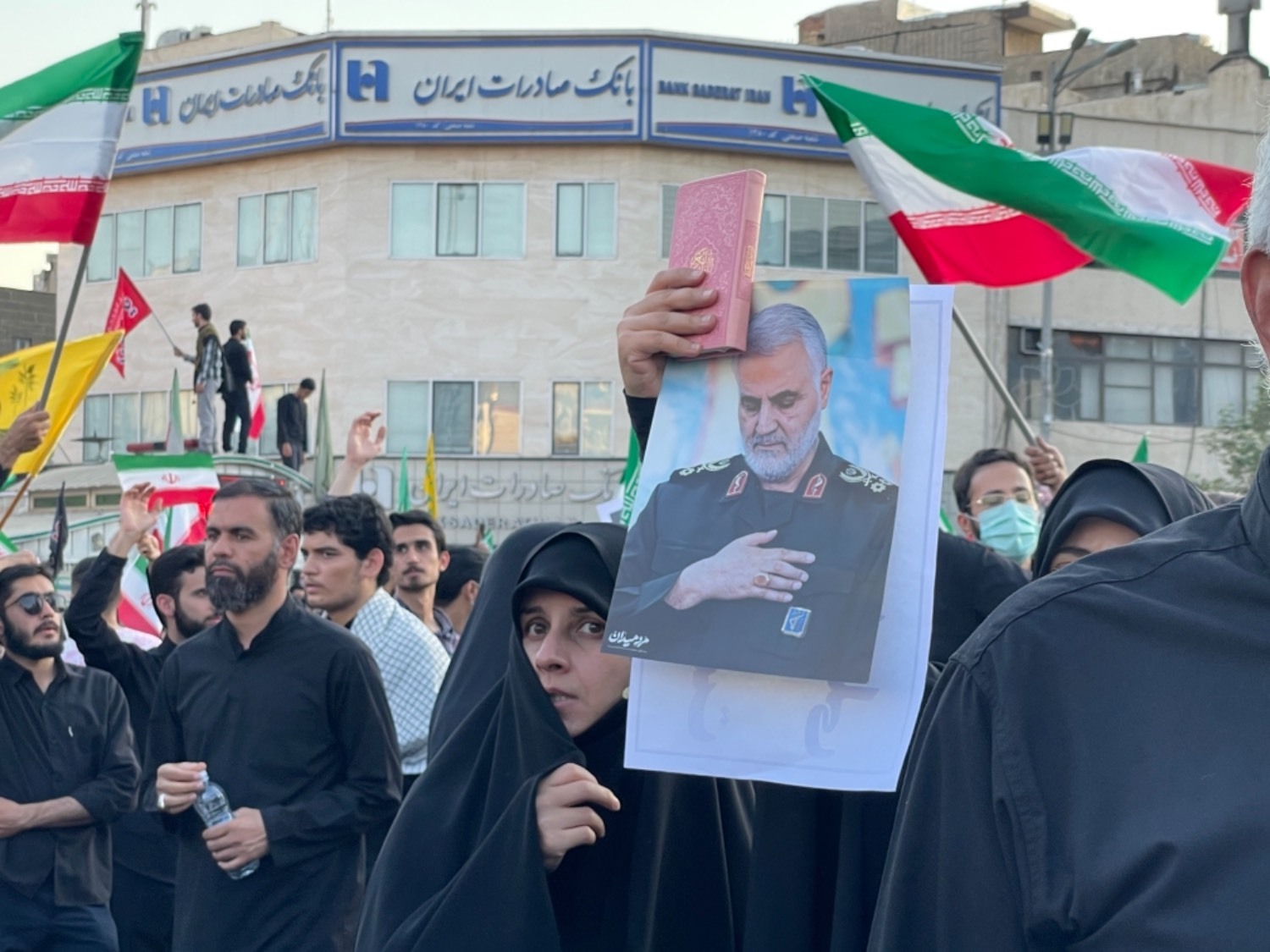 حاجی&zwnj;علی&zwnj;اکبری: برخی خواص بی بصیرت امتحان بدی پس دادند/ تیغ انتقام در انتظار مزدوران