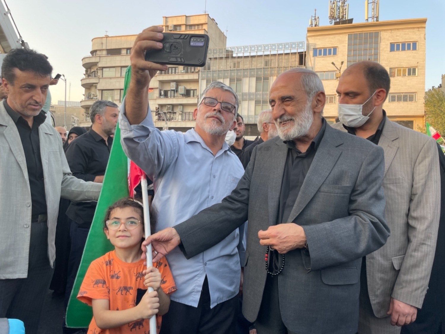 حاجی&zwnj;علی&zwnj;اکبری: برخی خواص بی بصیرت امتحان بدی پس دادند/ تیغ انتقام در انتظار مزدوران
