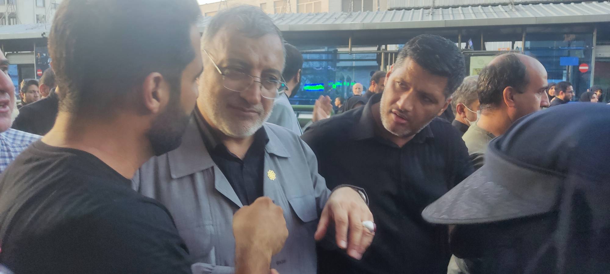 حاجی&zwnj;علی&zwnj;اکبری: برخی خواص بی بصیرت امتحان بدی پس دادند/ تیغ انتقام در انتظار مزدوران