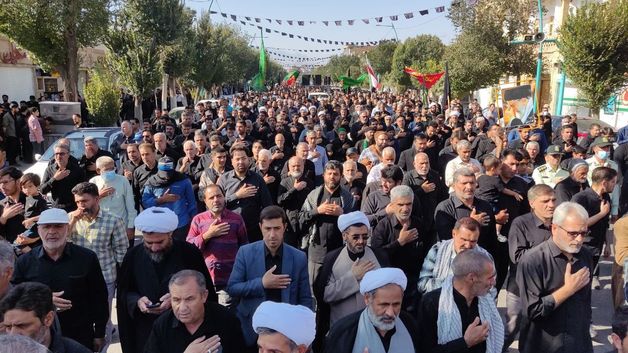 راهپیمایی هیئت&zwnj;های عزادار یزدی علیه اغتشاش و فتنه گری