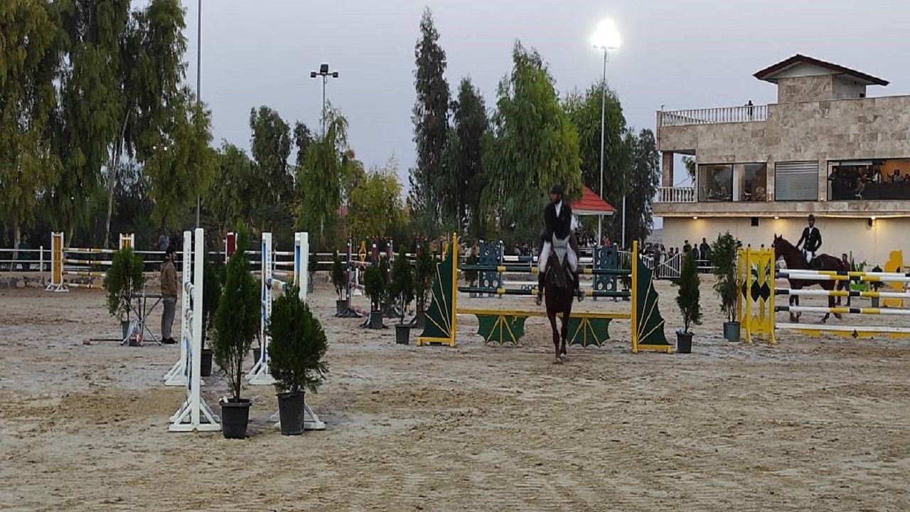 مسابقات پرش با اسب جام مهراسب در قم برگزار شد