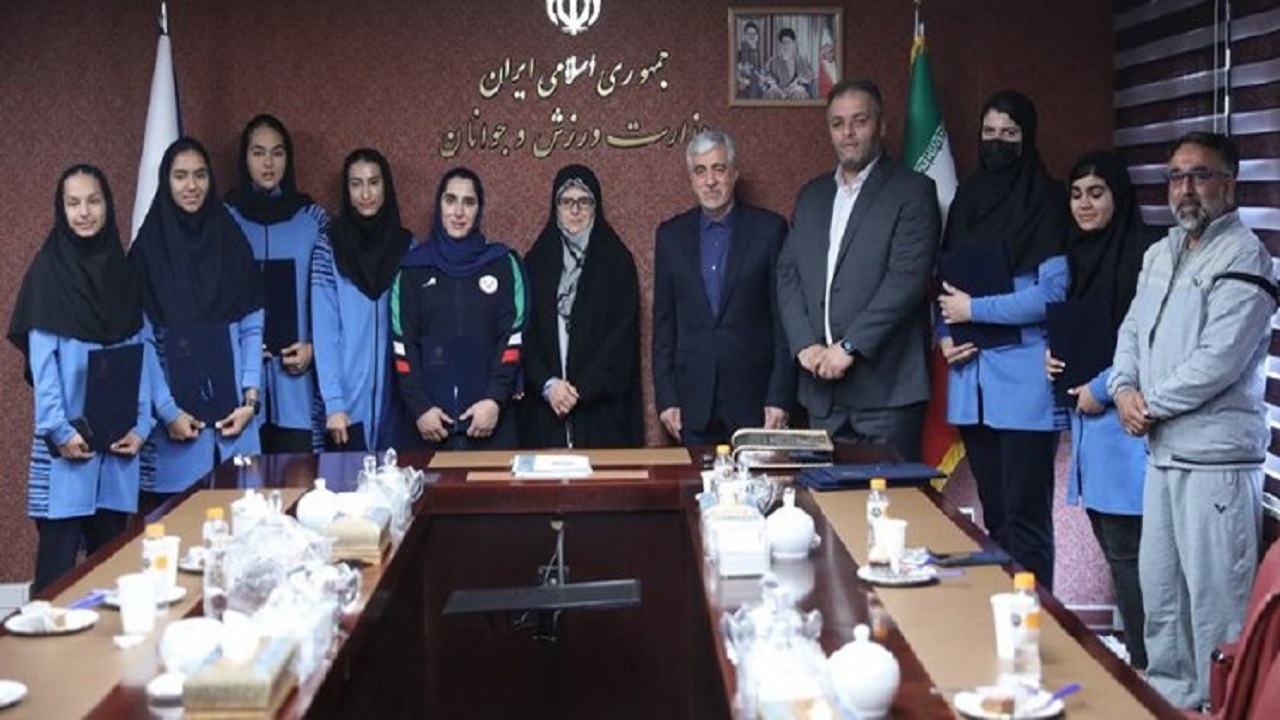 دیدار بانوان مدال‌آور وزنه‌برداری و دوومیدانی با وزیر ورزش