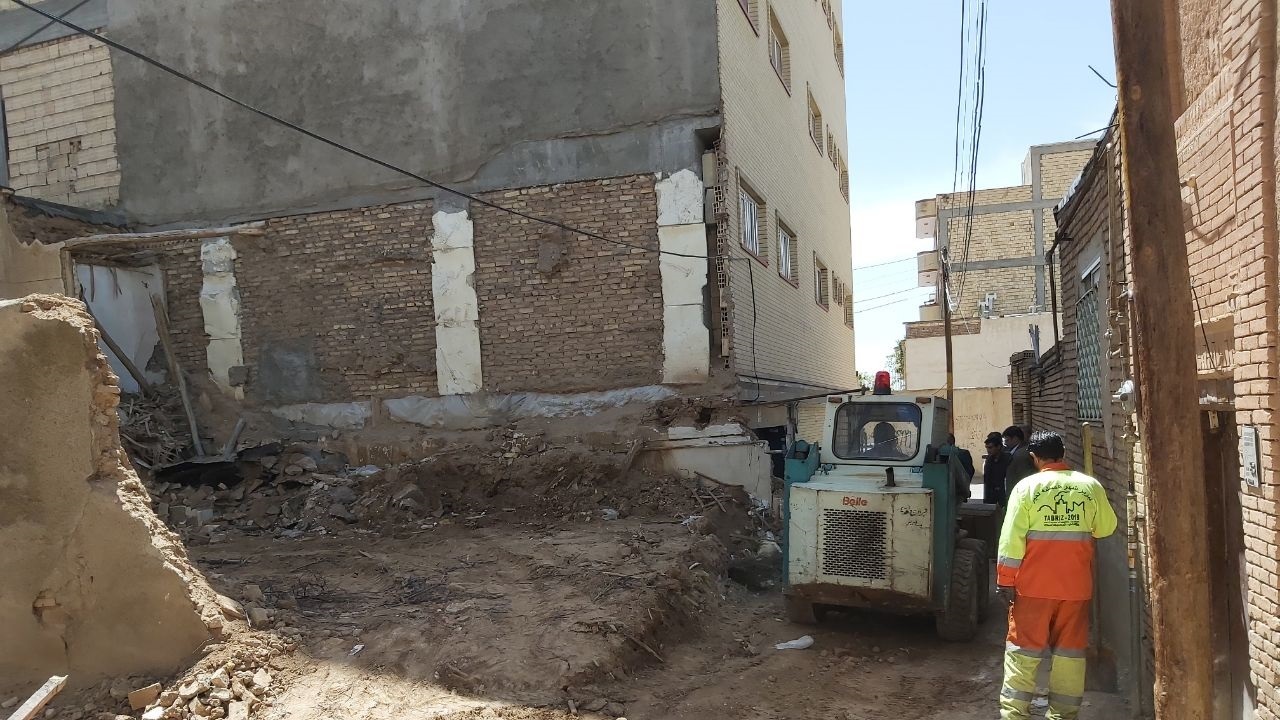 تشکیل کمیته بحران دلیجان برای رفع خطر یک ملک مسکونی