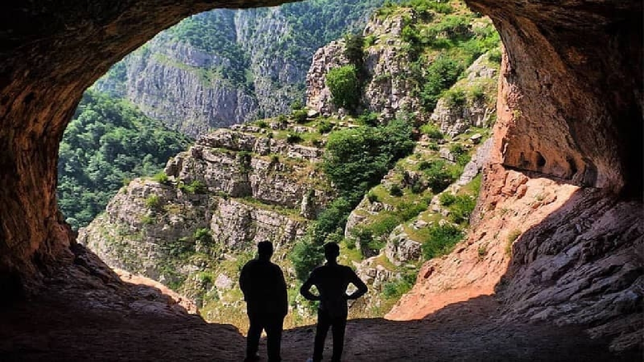 نشانه گذاری مسیر دسترسی غار ۲۳۰ هزار ساله دربند رودبار