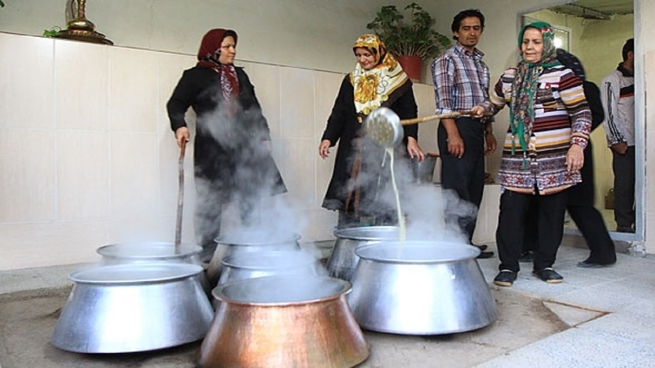 گرمی تنور کارگاه های شیره پزی روستای مانیزان ملایر