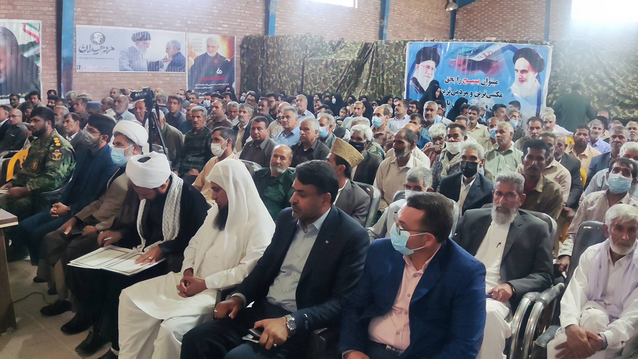 خواص بی بصیرت نمی توانند به اهداف خود برسند