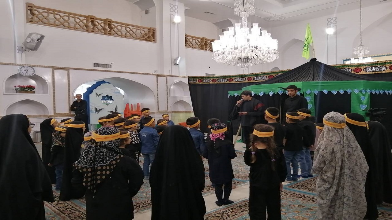 عزاداری به سبک کودکانه در حرم مطهر رضوی
