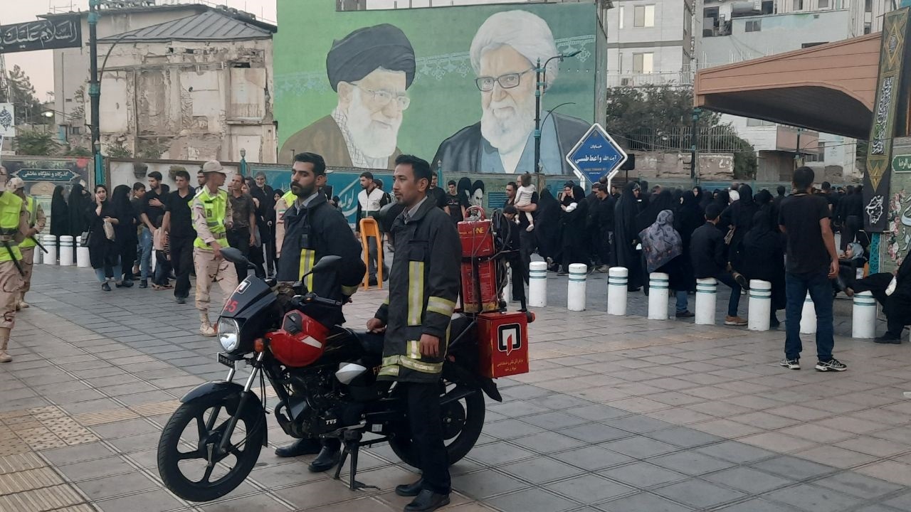 استقرار ۱۸۰ آتش نشان در خیابان‌های منتهی به حرم رضوی